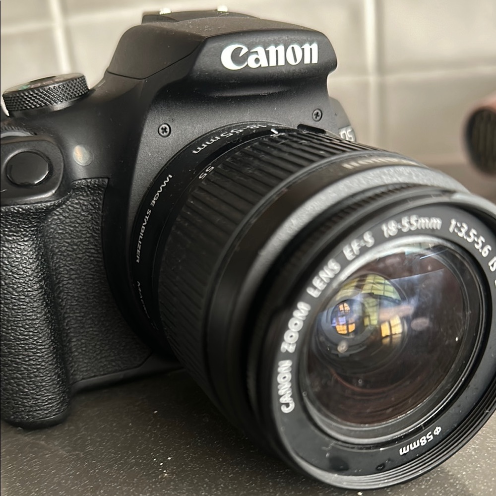 Canon Black Digital Camera with Zoom Lens